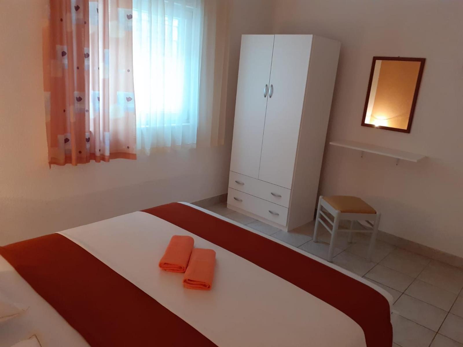 Apartments With A Parking Space Gradac, Makarska - 11332 Gradac  Room photo